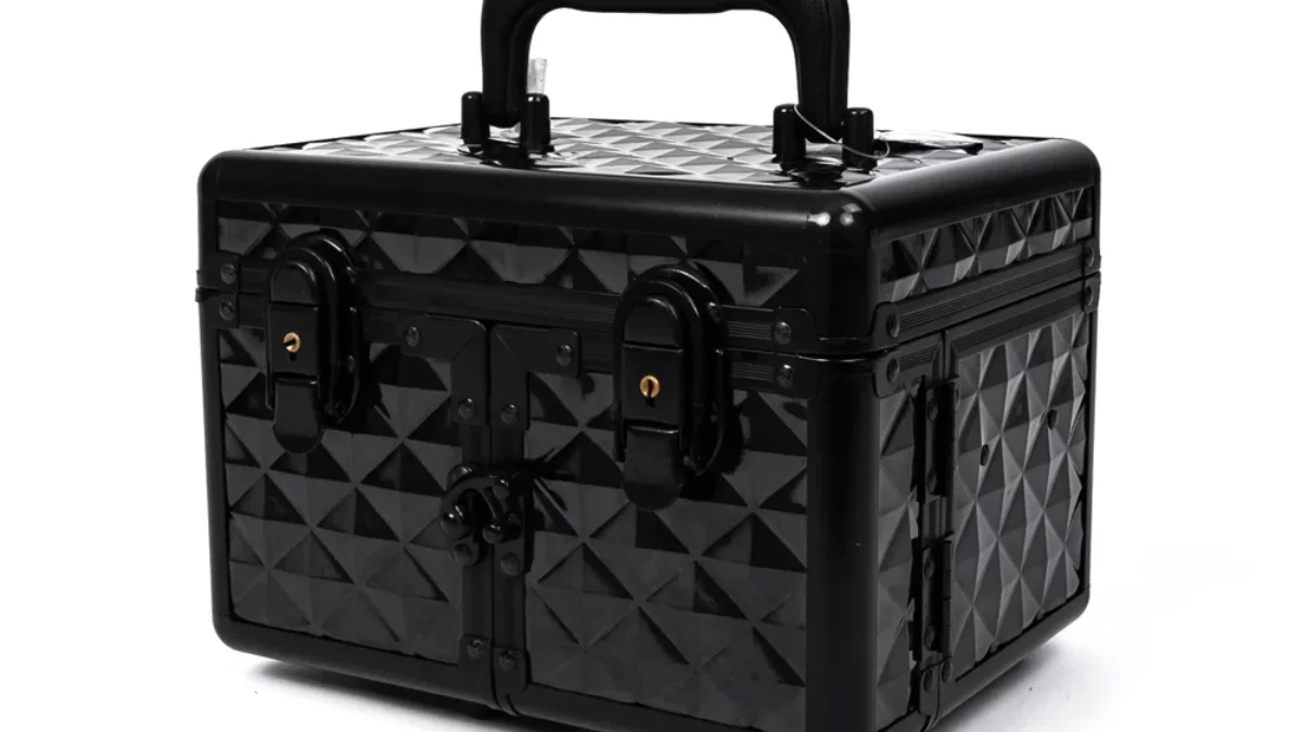 Aluvox D3500 small makeup train case black diamond pattern