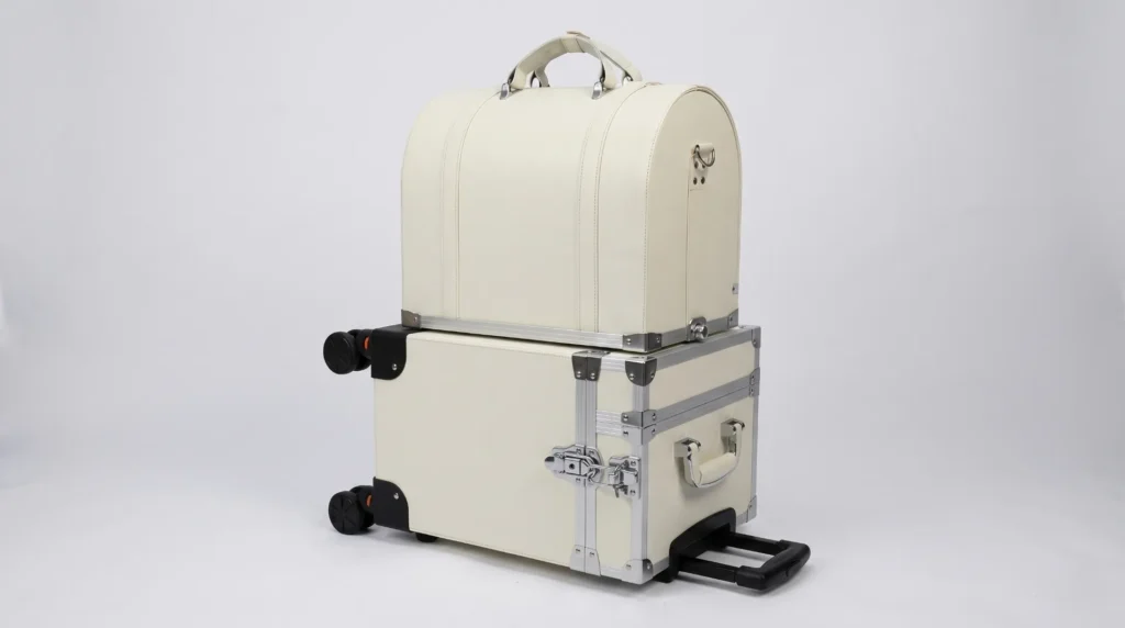 Aluvox DB-508BT makeup trolley case detached into two stacking train cases